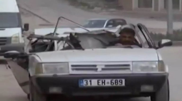 Απίστευτες εικόνες από την Τουρκία: Άνδρας οδηγεί διαλυμένο αυτοκίνητο – Το μισό καταπλακώθηκε στον σεισμό!