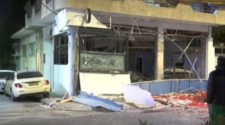 Άφησαν τσάντα έξω από την καφετέρια πριν από την έκρηξη! (βίντεο)