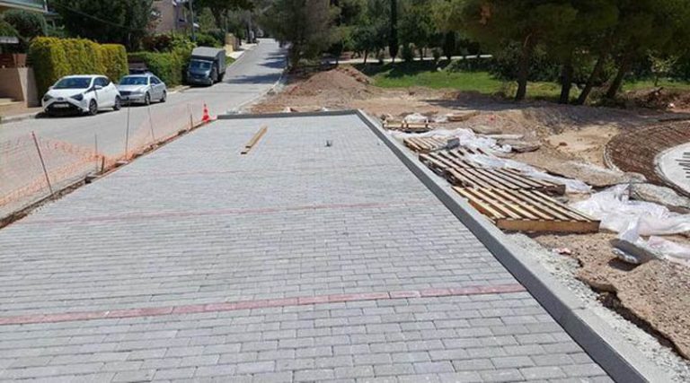 Πικέρμι: Συνεχίζονται οι εργασίες για την κατασκευή της νέας πλατείας στη Διώνη – Δημιουργήθηκαν και νέοι χώροι στάθμευσης (φωτό)