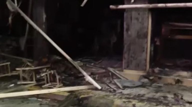 Φωτιά σε ψητοπωλείο – Καταστράφηκε ολοσχερώς! (βίντεο)