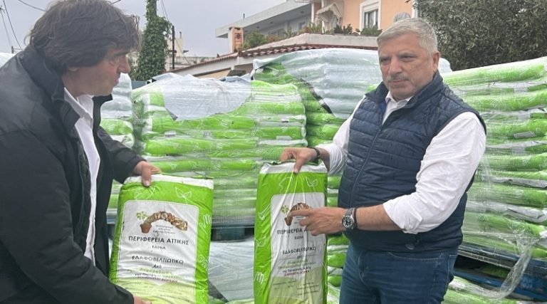 Δωρεάν διανομή 5.000 σάκων λιπάσματος στο Γεωργικό Συνεταιρισμό Κορωπίου από την Περιφέρεια και τον ΕΔΣΝΑ