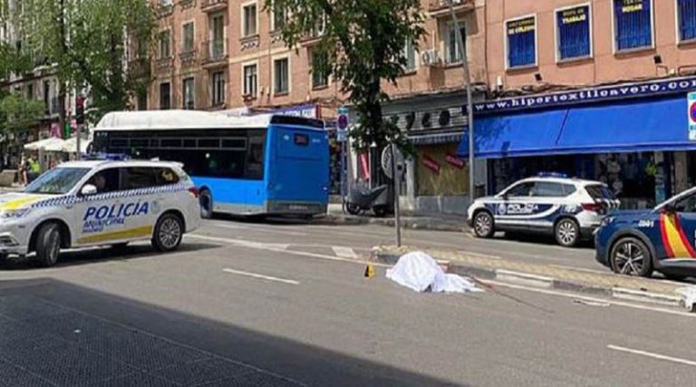 Συναγερμός στη Μαδρίτη: Όχημα έπεσε πάνω σε πεζούς  – Δύο νεκροί (φωτό & βίντεο)