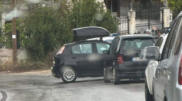 Τροχαίο ατύχημα με τρία αυτοκίνητα στην Αρτέμιδα! (Φωτό)