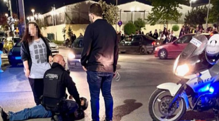 Αχαρνές: Άνδρας της Ομάδας ΔΙΑΣ έδωσε τις πρώτες βοήθειες σε τραυματία οδηγό μοτοσυκλέτας μετά από τροχαίο (φωτό)