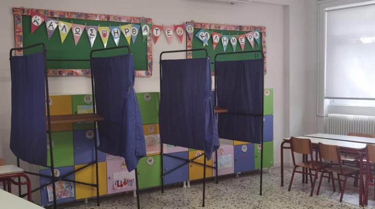 Ραφήνα Πικέρμι: Ετοιμάζονται τα εκλογικά τμήματα – Mάθε πού ψηφίζεις (φωτό)