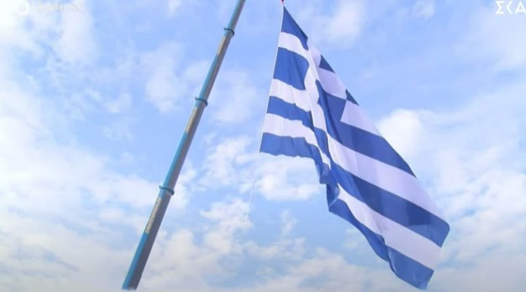 Υψώθηκε στην Αλεξανδρούπολη η μεγαλύτερη ελληνική σημαία! (βίντεο)