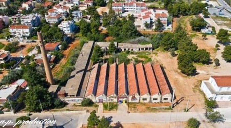 Το παλιό εργοστάσιο πορσελάνης στη Νέα Μάκρη που γυρίστηκε πασίγνωστη ελληνική σειρά