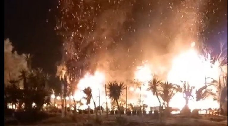Αρτέμιδα: Νέο βίντεο από την “κόλαση φωτιάς” που τύλιξε το γνωστό καφέ στην παραλία
