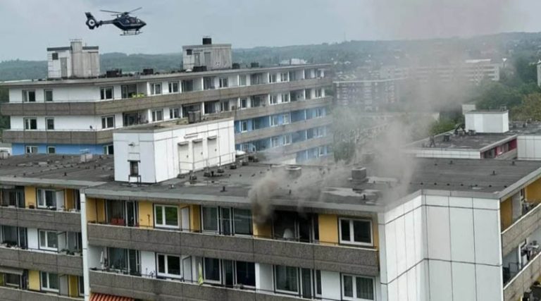 Έκρηξη και φωτιά σε πολυώροφο κτίριο στη Γερμανία – Πολλοί τραυματίες