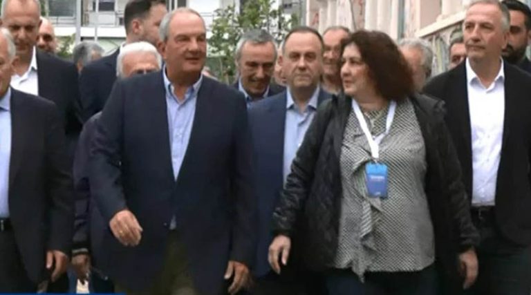 Ψήφισε ο πρώην πρωθυπουργός Κώστας Καραμανλής (φωτό)