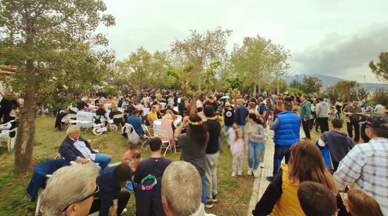 Πλήθος κόσμου στις εκδηλώσεις για την Πρωτομαγιά σε Παλλήνη & Ανθούσα (φωτό)