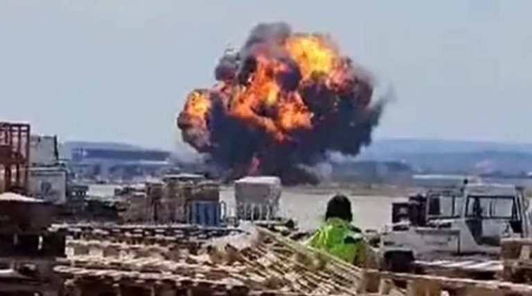 Συντριβή F-18 σε επίδειξη στη Σαραγόσα – Σώθηκε ο πιλότος – Συγκλονιστικό βίντεο