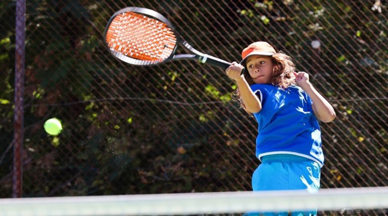 Ο 10χρονος πρωταθλητής Ελλάδας στο τένις… που θυμίζει Τσιτσιπά
