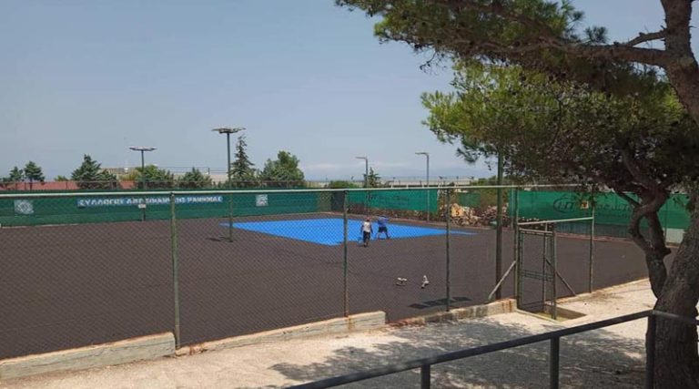 Ραφήνα: Σε εξέλιξη οι εργασίες για την ανακατασκευή του διπλού γηπέδου αντισφαίρισης στο Οχυρό (φωτό)