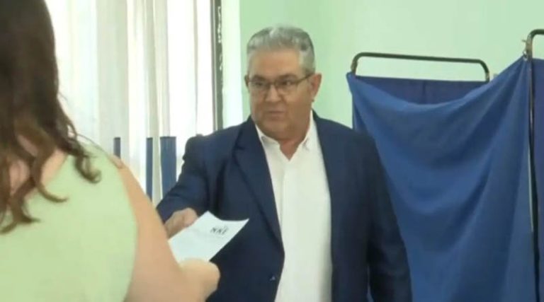Απίστευτο!  Δεν έδωσαν  στον Κουτσούμπα  ψηφοδέλτιο του ΚΚΕ – Τους είπε «θα γίνετε viral»! (βίντεο)