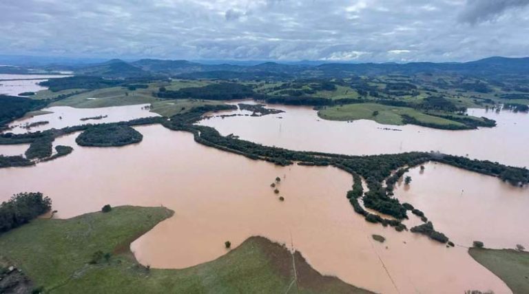 Τουλάχιστον 11 νεκροί και 20 αγνοούμενοι από κυκλώνα στη Βραζιλία!