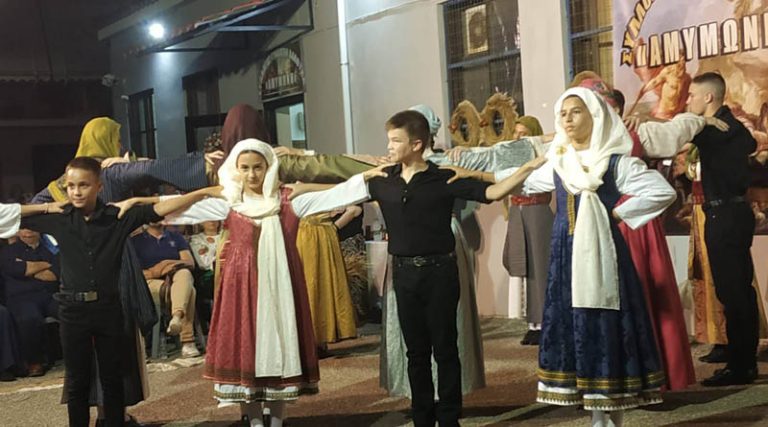 Οι έφηβοι του Λυκείου Ελληνίδων Ραφήνας, ενθουσίασαν το κοινό στο χωριό Λάλουκα στο Άργος (φωτό)