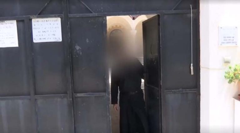 Από ντελιβεράς έγινε «μοναχός» στο Πόρτο Ράφτη: Έκπληκτοι οι μοναχοί του μοναστηριού που κρυβόταν ο 29χρονος δολοφόνος του 50χρονου (βίντεο)