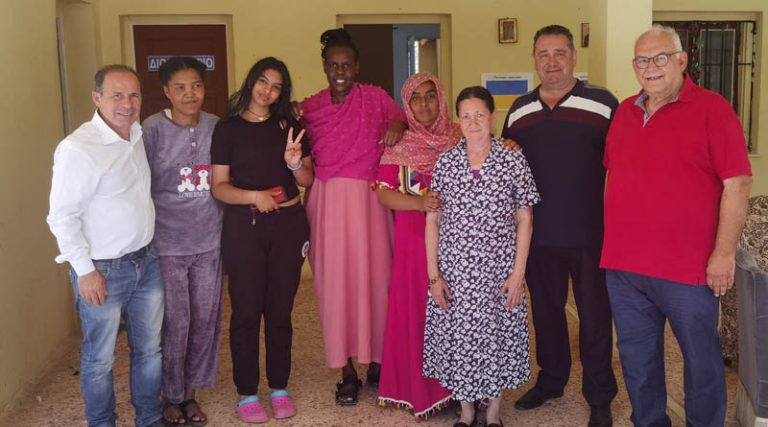 Ραφήνα: Μώρος & Βουδούρης φροντίζουν για τα προβλήματα υγείας των Ομογενών Προσφύγων από το Σουδάν