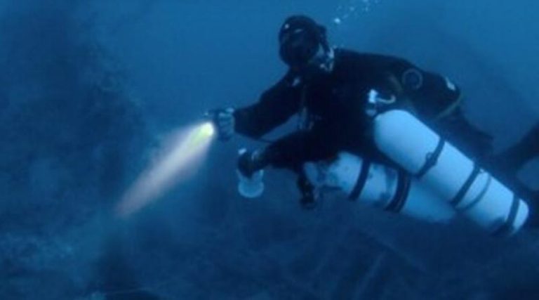 Ανάβυσσος: Εντυπωσιακές εικόνες από την υποβρύχια εξερεύνηση ναυαγίου βρετανικού πολεμικού πλοίου (βίντεο)