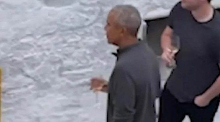 Στη Σίφνο Μπάρακ Ομπάμα και Τομ Χανκς (φωτό & βίντεο)
