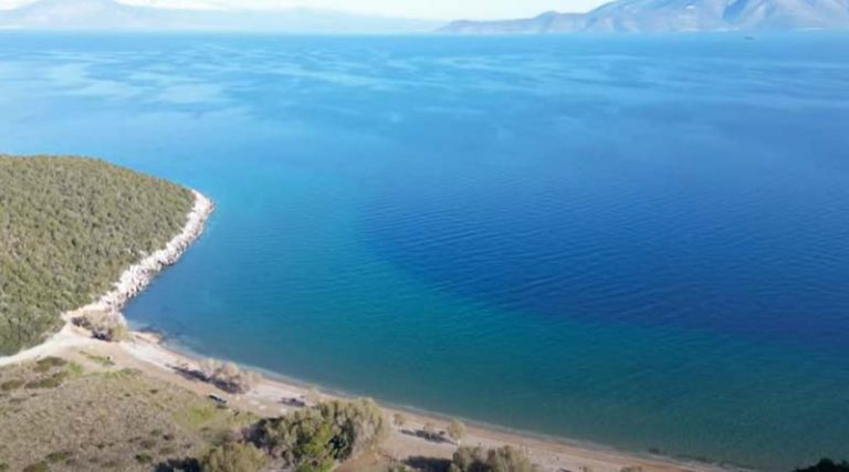 Στον Μαραθώνα η πιο ήσυχη παραλία της Αν. Αττικής – Που βρίσκεται (βίντεο)
