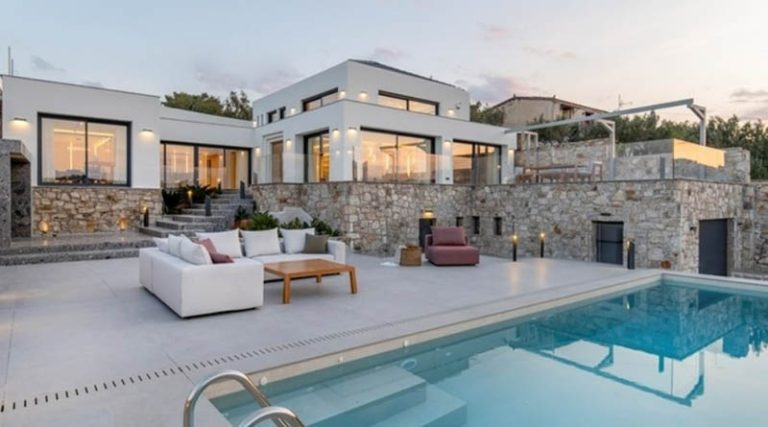 Λαύριο: Point of View – Το εντυπωσιακό σπίτι με θέα το γαλάζιο του Αιγαίου! (φωτό)