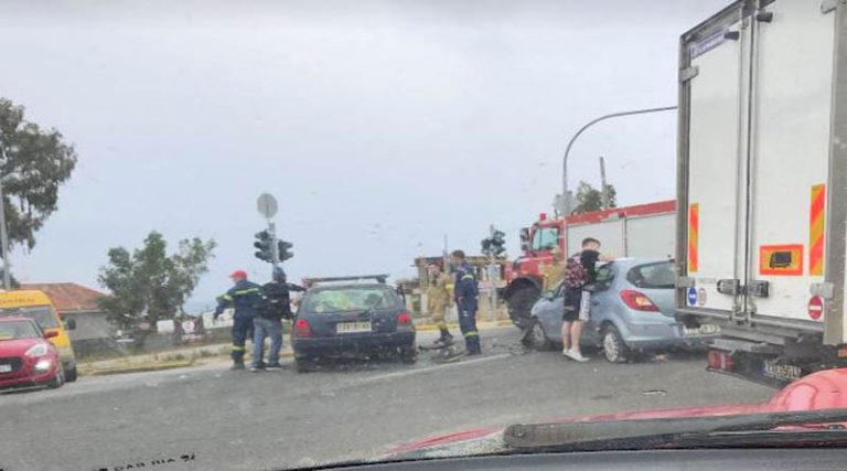Νέα Μάκρη: Τροχαίο ατύχημα με εγκλωβισμό ατόμου στη Λ. Μαραθώνος στο Μάτι!