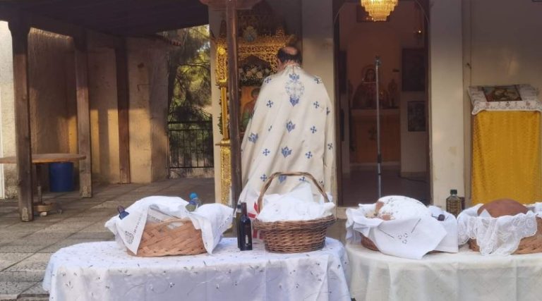 Ραφήνα: Ο εορτασμός του Αγ. Παντελεήμονα στη Δροσιά (φωτό)