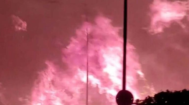 Ρόδος: “Η φωτιά μπήκε από ανθρώπινο χέρι – Έχουν κληθεί αρκετοί για καταθέσεις” – Βίντεο που κόβει την ανάσα από την πύρινη λαίλαπα