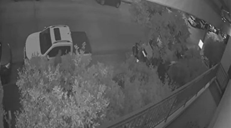 Μόλις τέσσερα λεπτά χρειάστηκαν να κλέψουν το αυτοκίνητο της μοιραίας καταδίωξης! (βίντεο ντοκουμέντο)