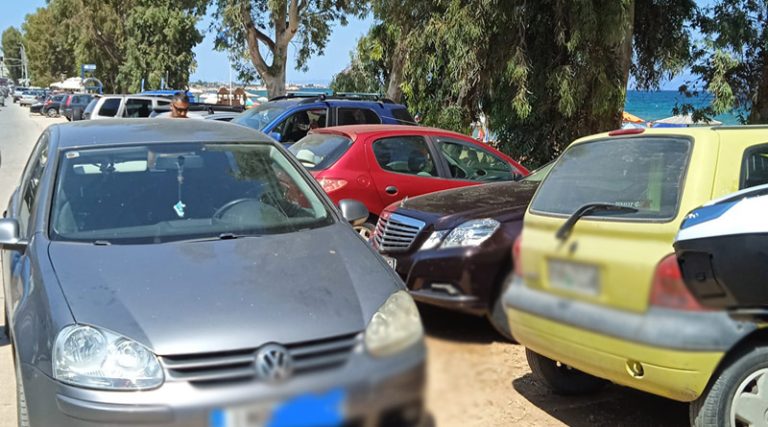 Χαμός στην Αρτέμιδα: Έκλεισε δύο αυτοκίνητα για πάνω από 1 ώρα! (φωτό)