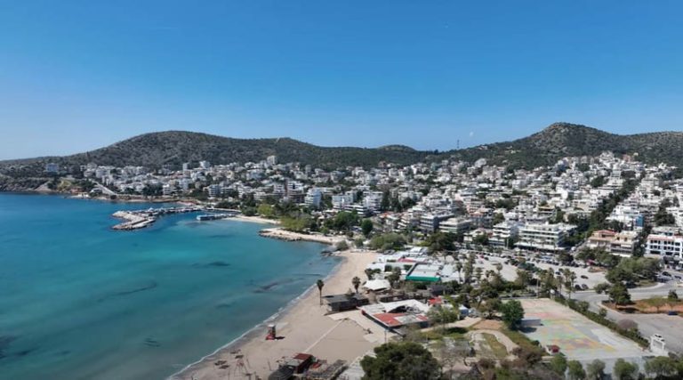 Βάρκιζα: Η “πρωτεύσουσα” της Αθηναικής ριβιέρας από ψηλά! (βίντεο)
