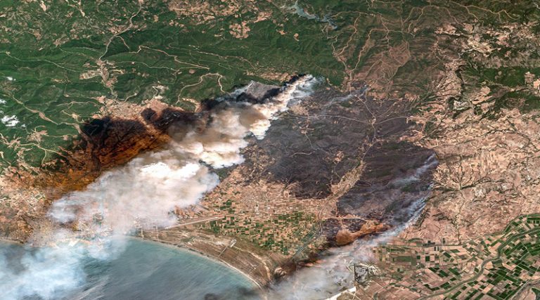 Δορυφορικές εικόνες δείχνουν το μέγεθος του πύρινου μετώπου στην Αλεξανδρούπολη