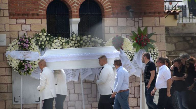 Ανείπωτη θλίψη στην κηδεία του 11χρονου γιου του Οδυσσέα Σταμούλη