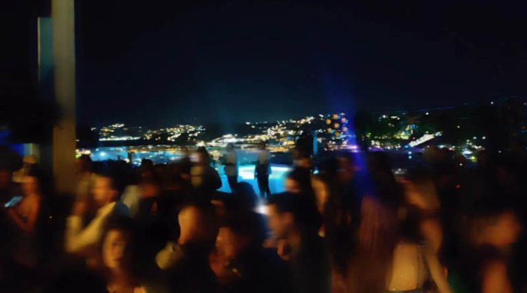 Βίντεο ντοκουμέντο από το πάρτι με ναρκωτικά σε βίλα στη Μύκονο