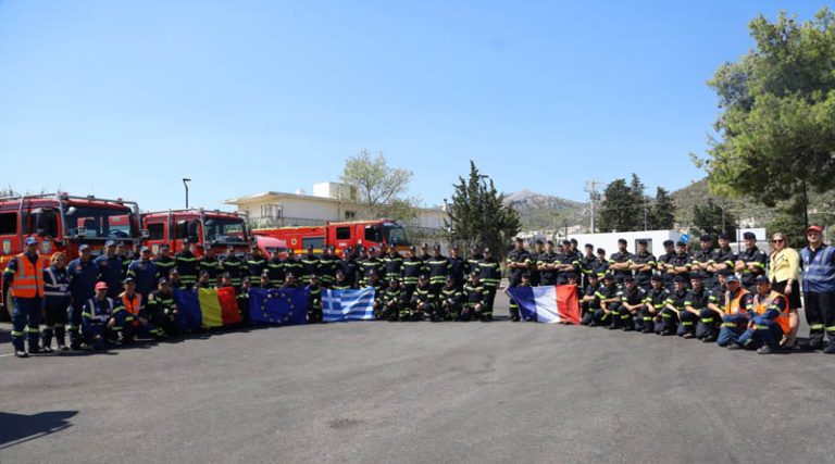 Νέα Μάκρη: “Η φετινή ήταν η πιο δύσκολη χρονιά”, λένε οι Ρουμάνοι Πυροσβέστες που ήρθαν να συνδράμουν στις πυρκαγιές