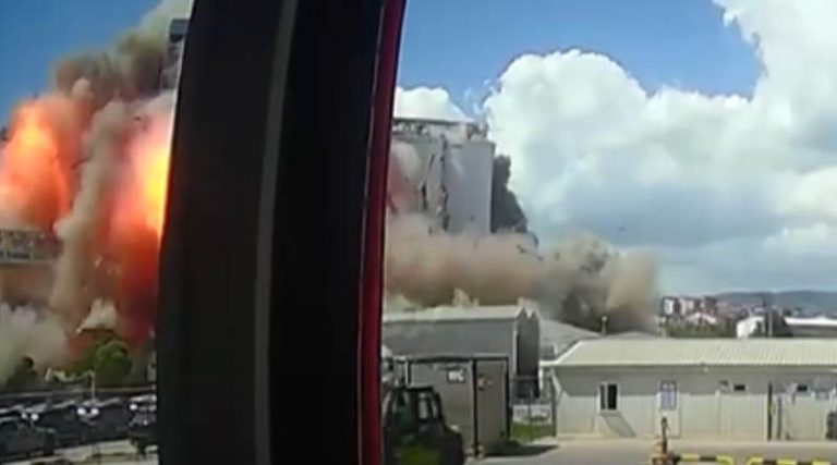 Βίντεο  ντοκουμέντο με την στιγμή της έκρηξης στο λιμάνι Ντερίντζε στην Τουρκία