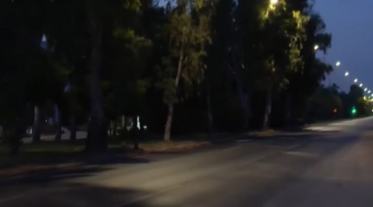 Τραγωδία στη Βούλα: Αυτοκίνητο καρφώθηκε σε δέντρο – Νεκρός ο 20χρονος οδηγός, χαροπαλεύει η συνοδηγός! (βίντεο)