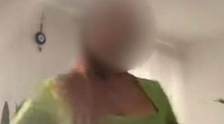 Προκαλεί με βίντεο στο TikTok η 15χρονη που συνελήφθη για τον ξυλοδαρμό 14χρονου