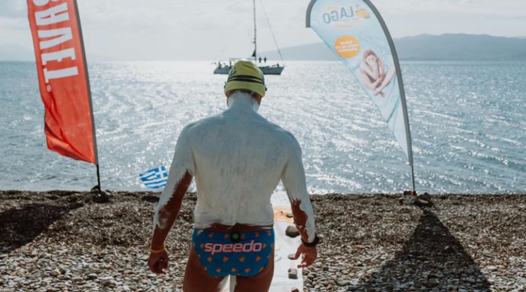 Βέλγος κολύμπησε 131 χλμ στον Κορινθιακό – Κατέρριψε το παγκόσμιο ρεκόρ κολύμβησης ανοιχτής θαλάσσης
