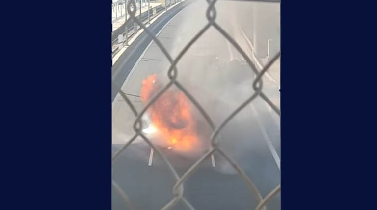 Αυτοκίνητο τυλίχθηκε στις φλόγες στην Αττική Οδό!(βίντεο)