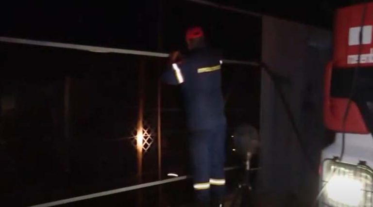 Κορωπί: Συναγερμός τα ξημερώματα για φωτιά σε κοντέινερ – Πληροφορίες για εμπρησμό (φωτό & βίντεο)