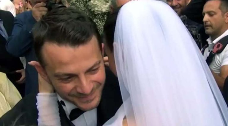 Παντρεύτηκε ο Γιώργος Αγγελόπουλος – Έβαλε τα κλάματα όταν είδε τη νύφη! (βίντεο)