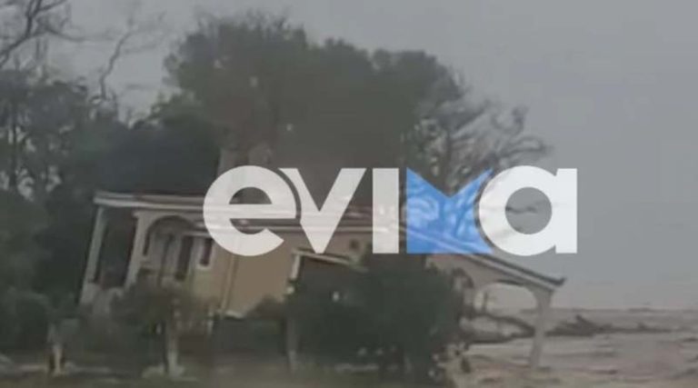Κακοκαιρία Elias: Συγκλονιστικό βίντεο με ολόκληρο σπίτι στην Εύβοια να παρασύρεται από τα ορμητικά νερά!