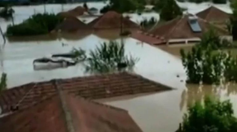Κακοκαιρία Daniel: Βροχόπτωση-ρεκόρ στην Καρδίτσα – Έφτασε τα 1000mm – Ξεκίνησαν να επιχειρούν τα ελικόπτερα για διασώσεις