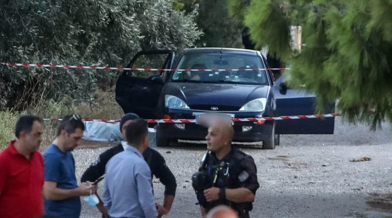 Μακελειό στην Αρτέμιδα: Περιμένουν να «μιλήσει» το όπλο του εγκλήματος που βρέθηκε στη Ραφήνα