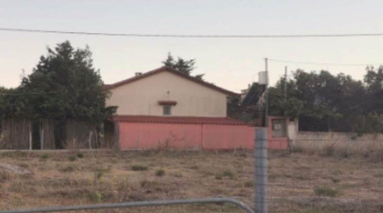 Μακελειό στην Αρτέμιδα: Μυστήριο με τον 7ο ένοικο του σπιτιού