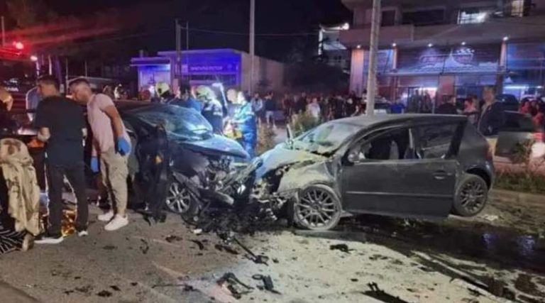 Μαρκόπουλο: Νέες εικόνες από το σοκαριστικό τροχαίο δυστύχημα στη Λ. Πόρτο Ράφτη – Οι αστυνομικοί που βοήθησαν στον απεγκλωβισμό των τραυματιών (φωτό)