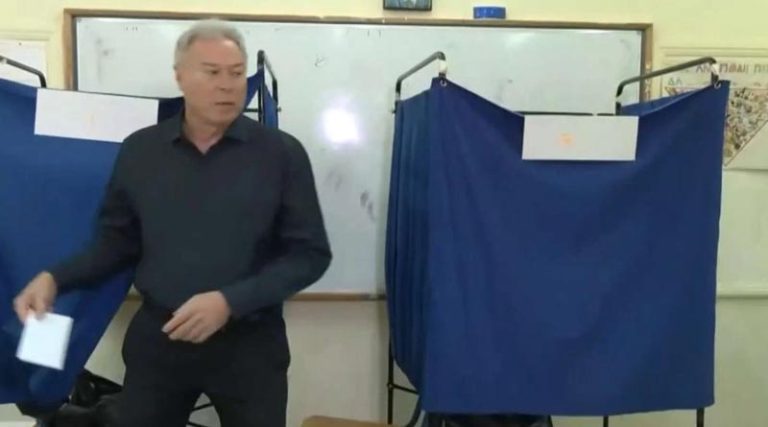 Αυτοδιοικητικές εκλογές: Χωρίς εφορευτική επιτροπή το εκλογικό τμήμα όπου ψήφισε ο Γιάννης Σγουρός!